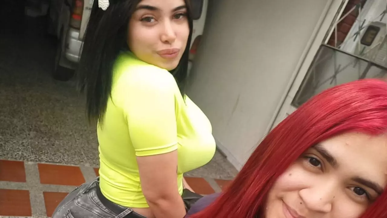 JazminNPaulina's Webcam Recorded