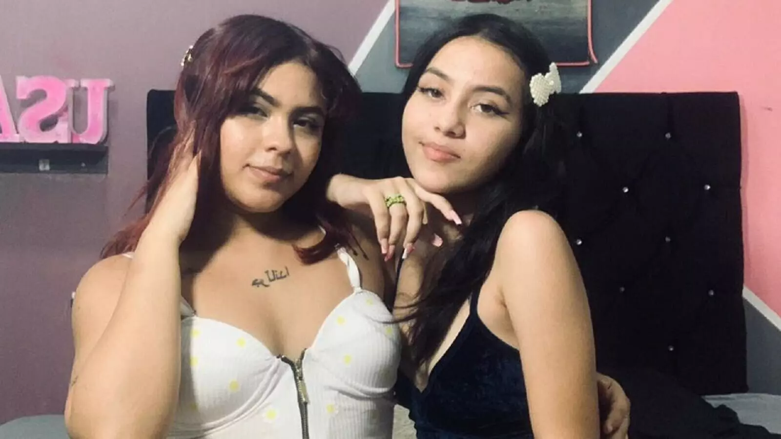 NatashaAndSharon's Webcam Recorded